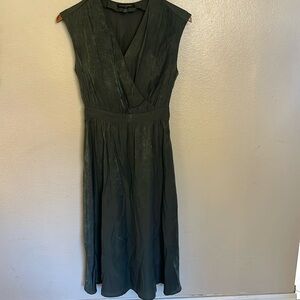 Banana Republic Beautiful Rayon Mix V Neck Dress XXS Petite